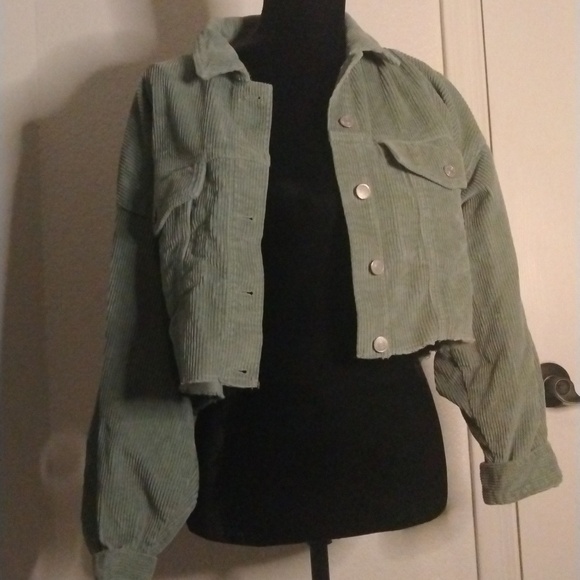 Forever 21 corduroy cropped button up boxy jacket Sage green SZ M raw cut hem - Picture 5 of 7